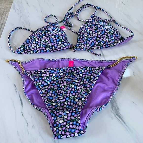 String Bikini - Picture 1 of 5